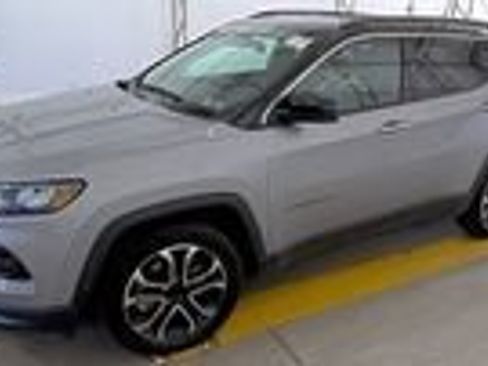 Certified 2023 Jeep Compass Limited AWD/4WD image 3