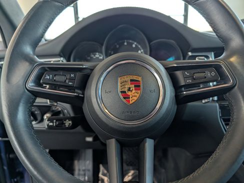 Used 2023 Porsche Macan Turbo image 18