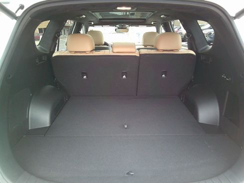 Used 2023 Hyundai Santa Fe Calligraphy image 9