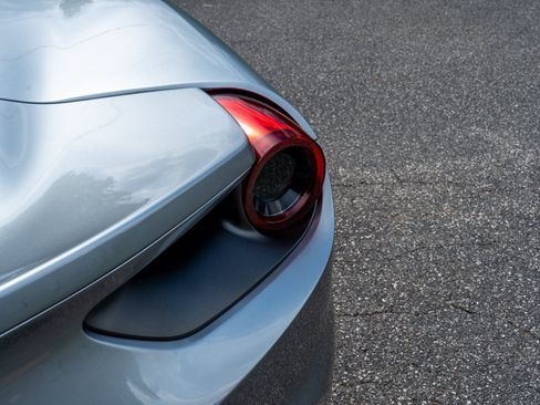 Used 2019 Ferrari 488 Spider RWD image 19