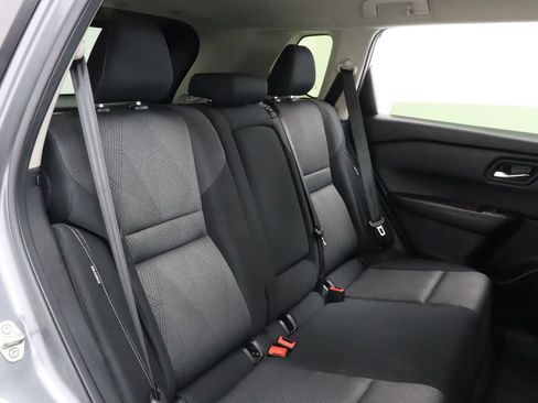 Used 2024 Nissan Rogue SV FWD image 30