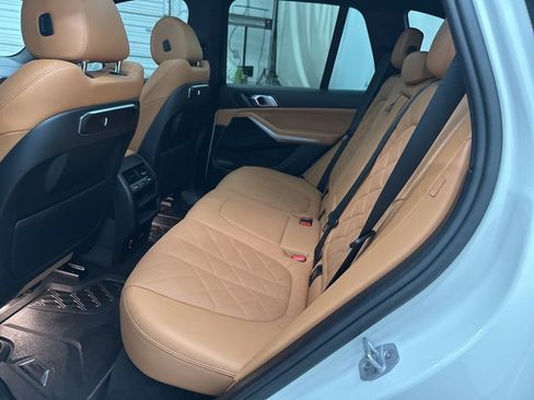 Used 2024 BMW X5 xDrive40i w/ Parking Assistance Package AWD/4WD image 20