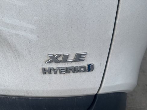 Used 2021 Toyota RAV4 XLE w/ Convenience Package AWD/4WD image 22