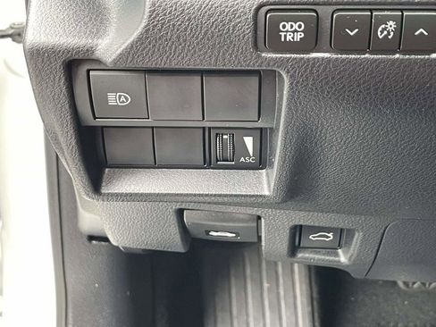 Used 2025 Lexus IS 350 F Sport RWD image 27