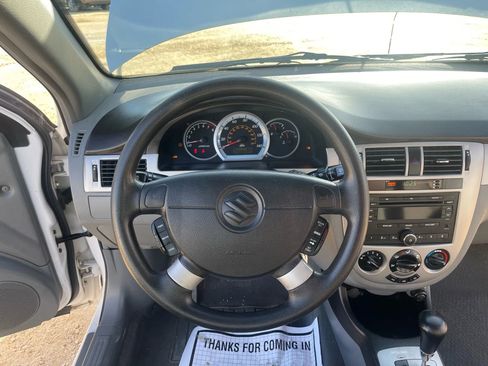 Used 2008 Suzuki Forenza Sedan image 18