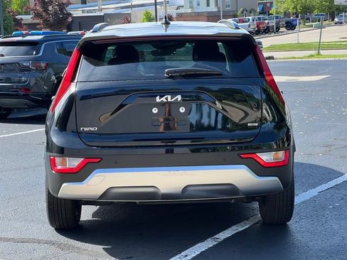 Used 2024 Kia Niro EX FWD image 41