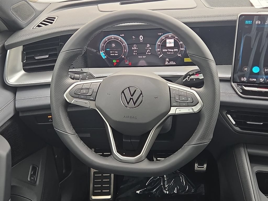 New 2026 Volkswagen Tiguan SE R-Line FWD image 13