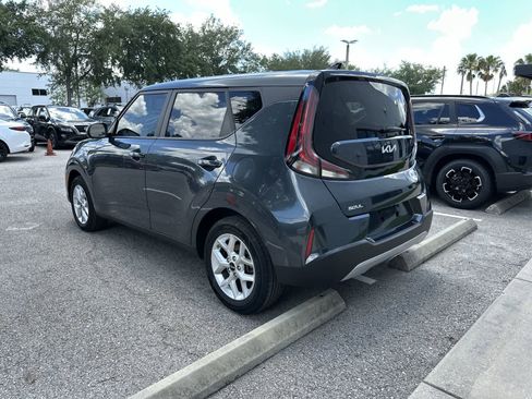 Used 2024 Kia Soul LX w/ Option Group 015 FWD image 6