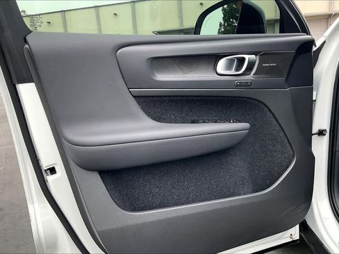 Used 2023 Volvo C40 P8 Recharge Ultimate image 26