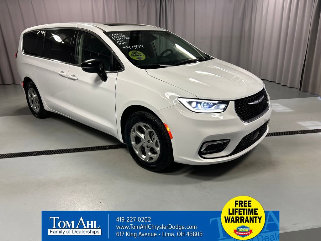 Used 2024 Chrysler Pacifica Limited w/ Uconnect Theater Family Group AWD/4WD 360° Tour