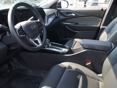 Used 2026 Chevrolet Trax ACTIV w/ Driver Confidence Package FWD image 13