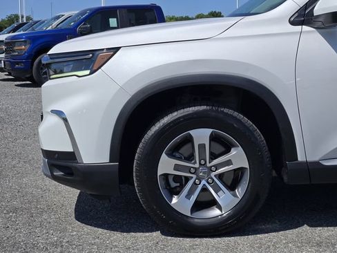 Used 2024 Honda Pilot EX-L image 9