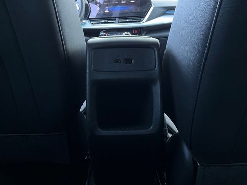 Used 2025 Chevrolet Trax LT w/ LT Convenience Package image 12