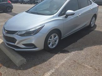 Used 2018 Chevrolet Cruze LT w/ Convenience Package FWD video 1