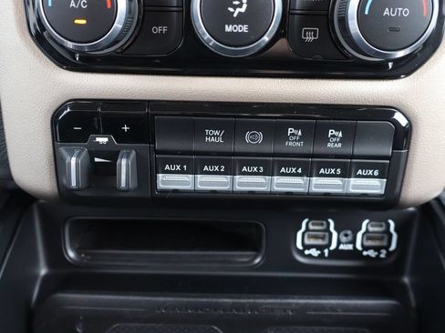Used 2022 RAM 3500 Laramie AWD/4WD image 14