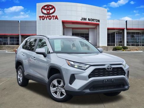 Used 2025 Toyota RAV4 XLE FWD image 1