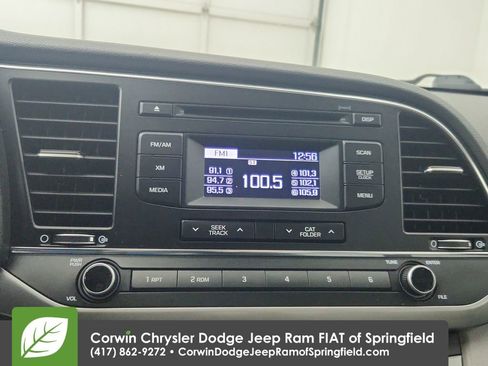 Used 2017 Hyundai Elantra SE FWD image 23