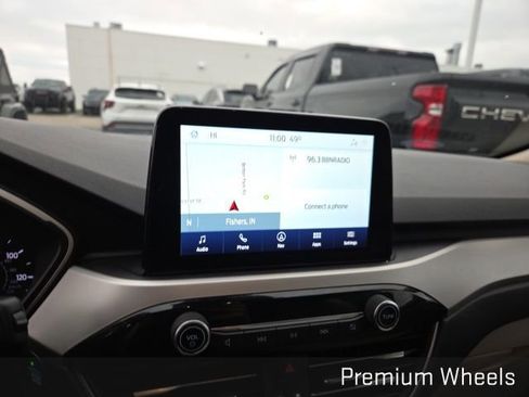 Used 2020 Ford Escape SE image 13