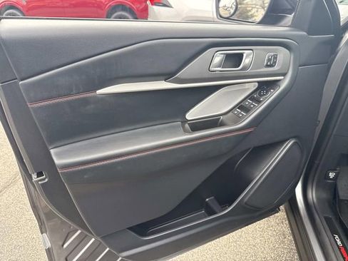 Used 2025 Ford Explorer ST image 23