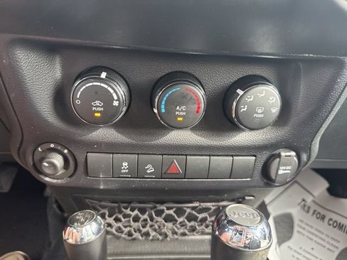 Used 2015 Jeep Wrangler Unlimited Sport w/ Quick Order Package 24S AWD/4WD image 18