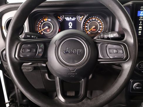 Used 2025 Jeep Wrangler Sport image 3