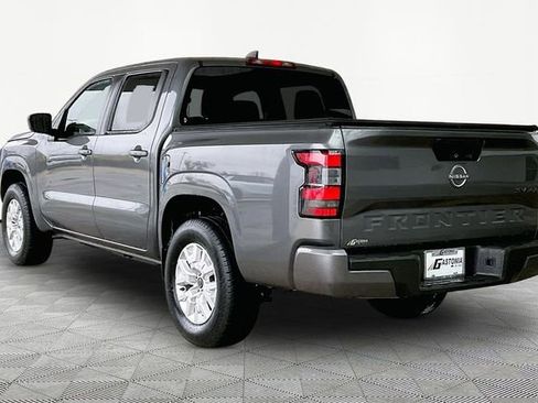 Used 2023 Nissan Frontier SV image 4