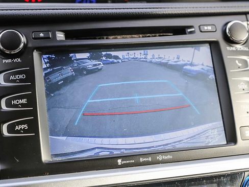 Used 2017 Toyota Highlander XLE image 28