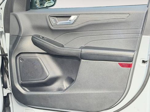 Used 2025 Ford Escape Platinum AWD/4WD image 25