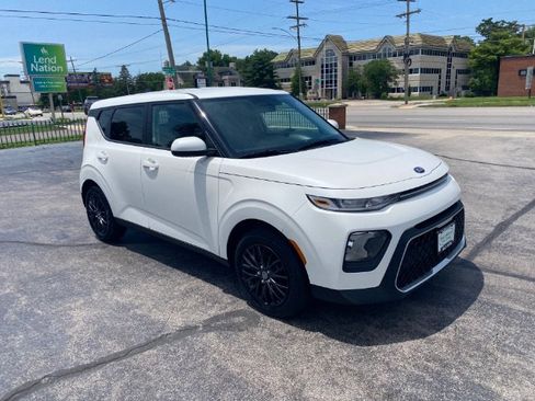 Used 2020 Kia Soul LX FWD image 3