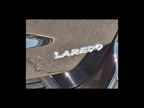 Used 2021 Jeep Grand Cherokee Laredo image 18