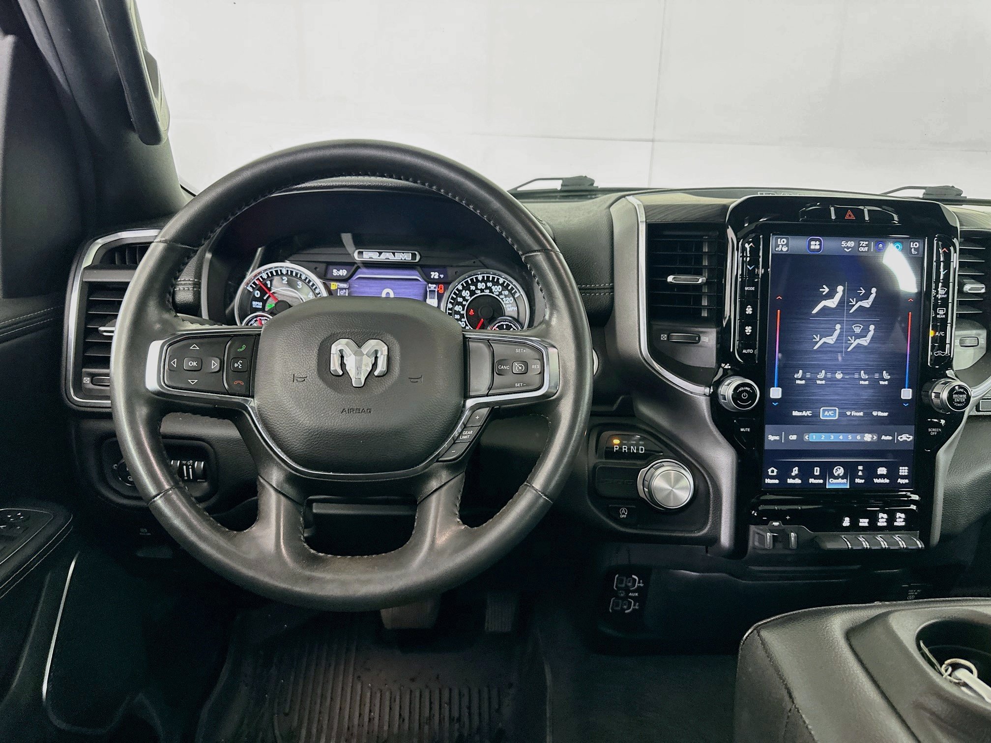 Used 2024 RAM 1500 Laramie RWD image 17