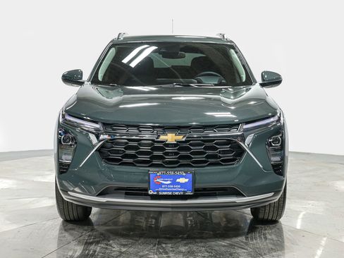 Used 2025 Chevrolet Trax LT w/ Driver Confidence Package image 10