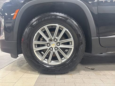 Used 2023 Chevrolet Traverse LT image 30