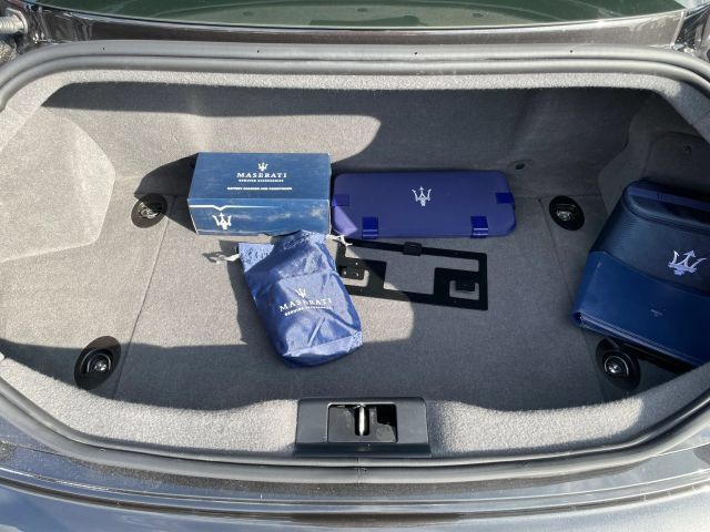 Used 2016 Maserati GranTurismo Sport RWD image 35