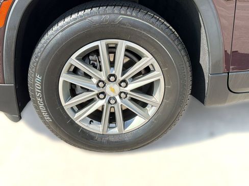 Certified 2023 Chevrolet Traverse LT FWD image 12