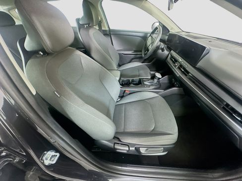 Used 2025 Kia K4 FWD image 28