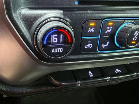 Used 2018 Chevrolet Silverado 1500 LT w/ LT Eassist Package AWD/4WD image 36