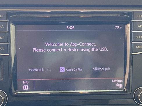 Used 2018 Volkswagen Jetta SE FWD image 24