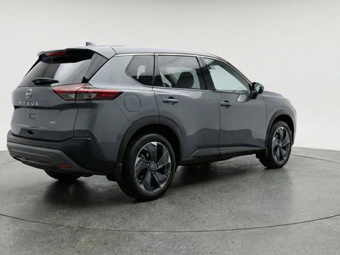 Used 2025 Nissan Rogue SV image 9