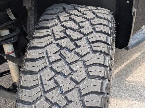 Used 2021 GMC Sierra 1500 AT4 w/ AT4 Premium Package AWD/4WD image 38