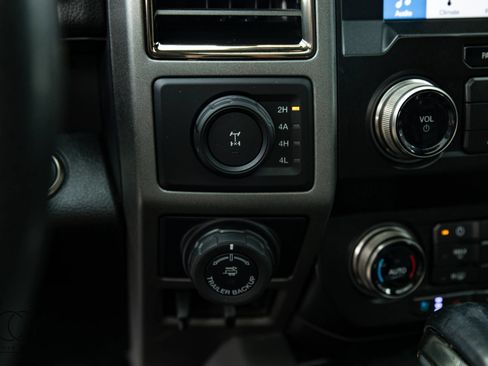 Used 2019 Ford F150 Raptor w/ Equipment Group 802A Luxury AWD/4WD image 43