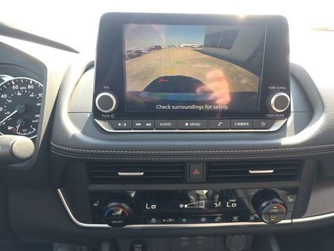 Used 2025 Nissan Rogue SV w/ SV Premium Package FWD image 16