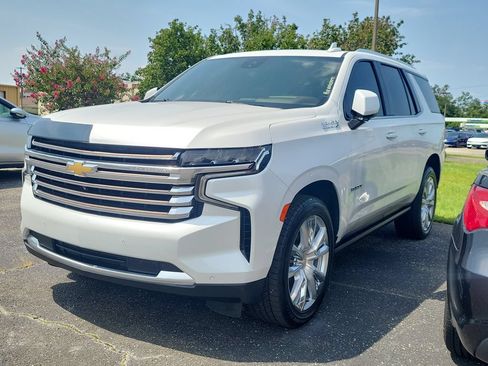 Used 2023 Chevrolet Tahoe High Country RWD image 2