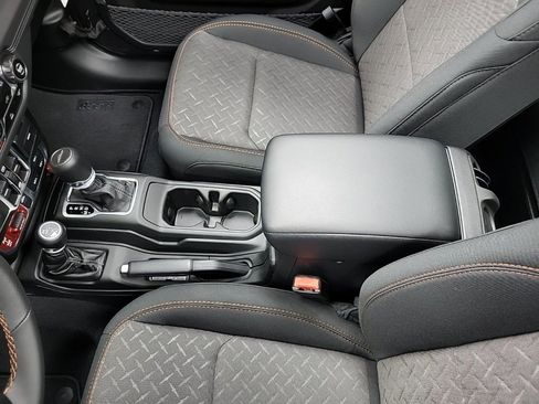 New 2025 Jeep Gladiator Mojave image 24