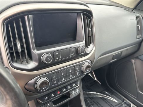 Used 2022 Chevrolet Colorado Z71 AWD/4WD image 23