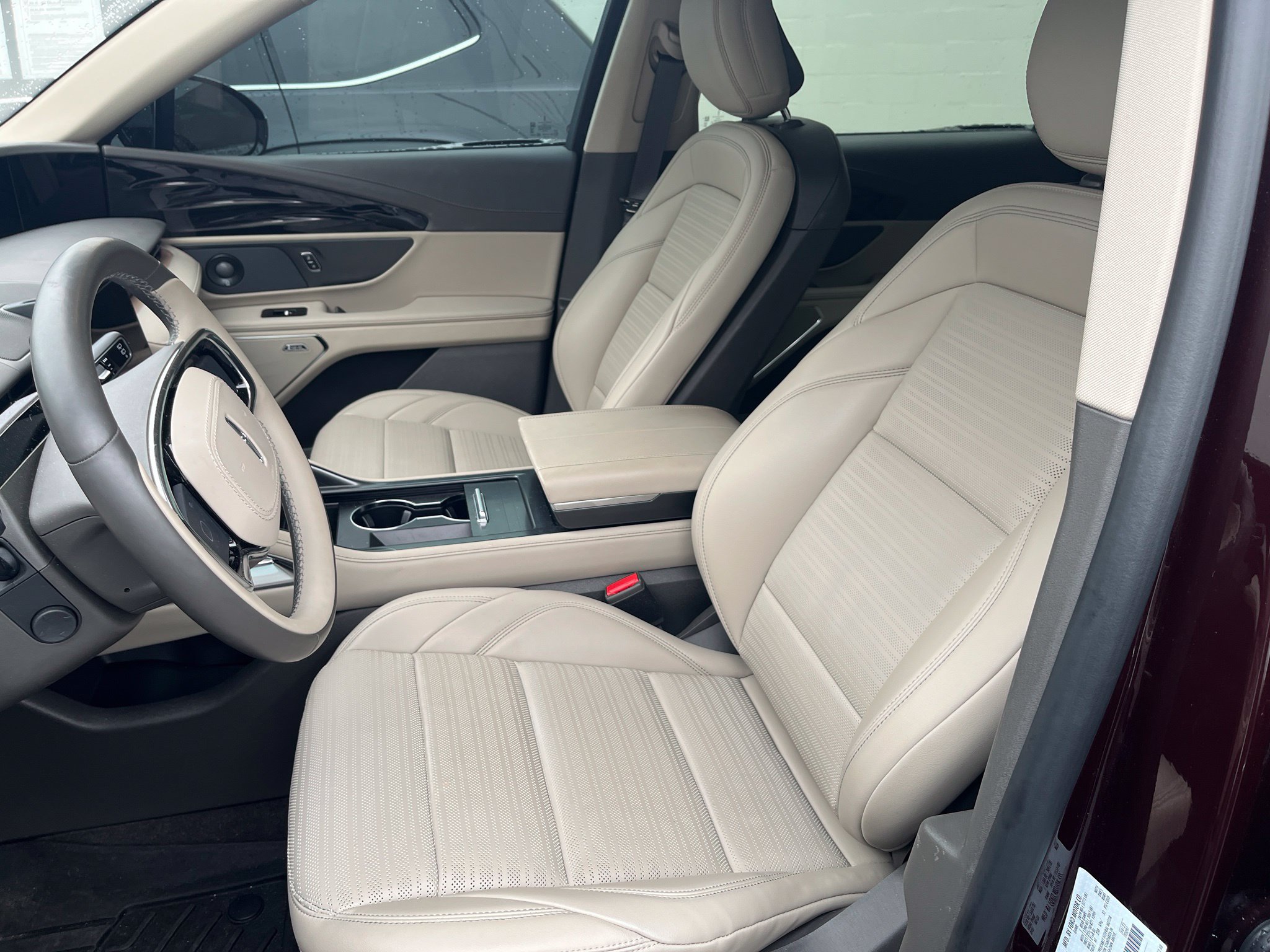 Certified 2025 Lincoln Nautilus Reserve AWD/4WD image 7