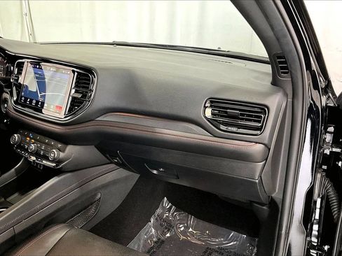 Used 2024 Dodge Durango GT AWD/4WD image 16