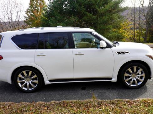 Used 2011 INFINITI QX56 2WD w/ Deluxe Touring Pkg image 8