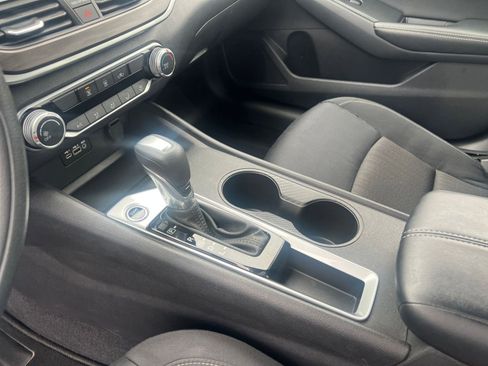 Used 2025 Nissan Altima 2.5 SV image 36