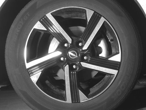 Used 2025 Nissan Sentra SV FWD image 13